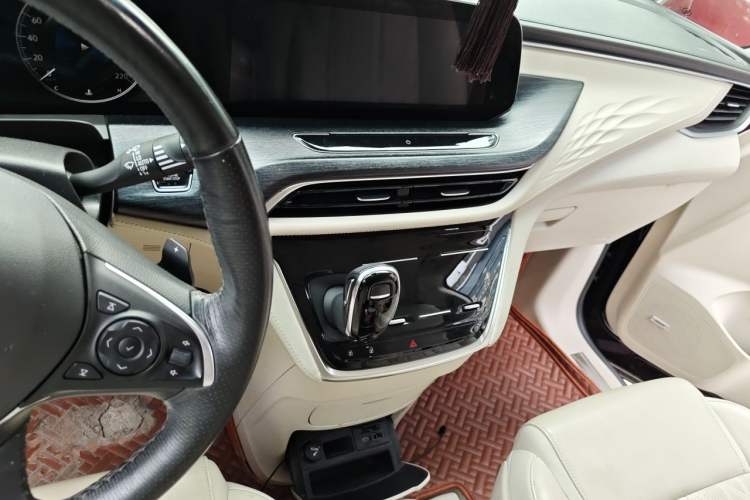 Used Buick GL8 2020 Avenir Avia Six-Seat Deluxe Edition Audio And AC Panel
