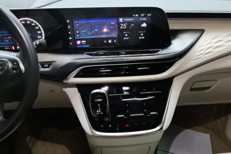 Used Buick GL8 2020 Avenir Avia Six-Seat Deluxe Edition Audio And AC Panel