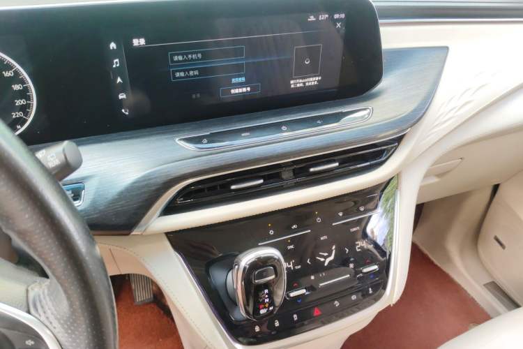 Used Buick GL8 2020 Avenir Avia 7-Seater Deluxe Edition Audio And AC Panel