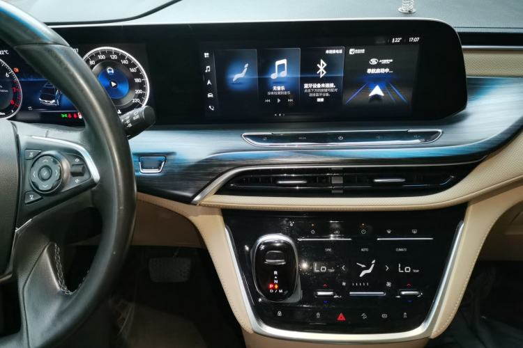 Used Buick GL8 2020 ES Land Cruiser 653T Luxury Model Audio And AC Panel