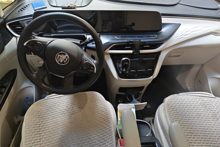 Used Buick GL8 2020 Avenir Avia Six-Seat Deluxe Edition Center Console