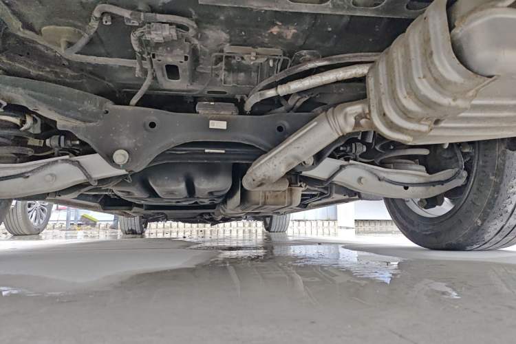 Used Buick GL8 2020 Avenir Avia Six-Seat Deluxe Edition Chassis Rear
