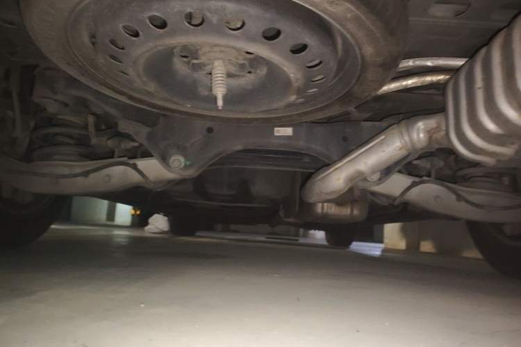 Used Buick GL8 2020 ES Land Cruiser 653T Comfort Edition Chassis Rear