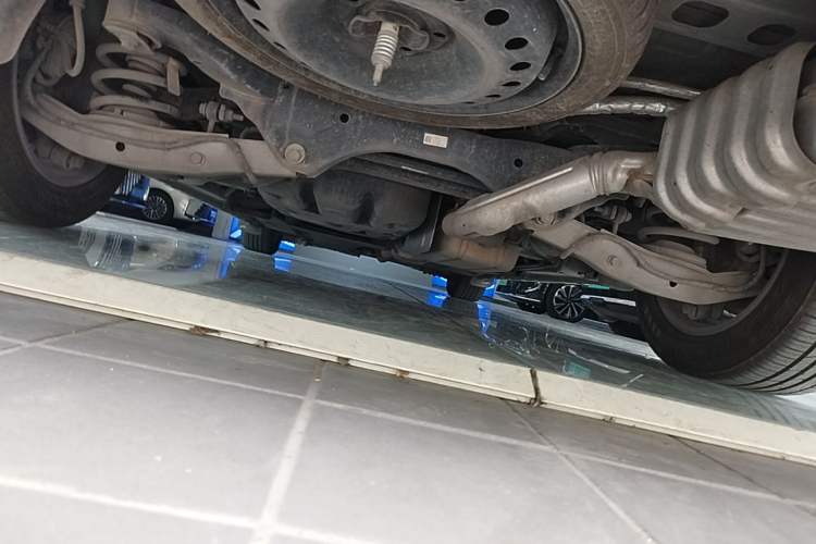Used Buick GL8 2020 ES Land Cruiser 653T Comfort Edition Chassis Rear