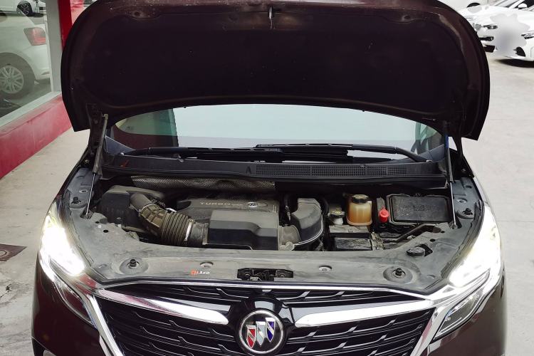 Used Buick GL8 2020 ES Land Cruiser 653T Luxury Model Engine Bay