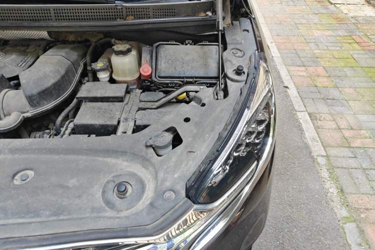 Used Buick GL8 2020 Avenir Avia Six-Seat Deluxe Edition Engine Bay Left