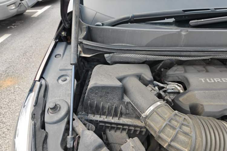 Used Buick GL8 2020 Avenir Avia 7-Seater Deluxe Edition Engine Bay Right