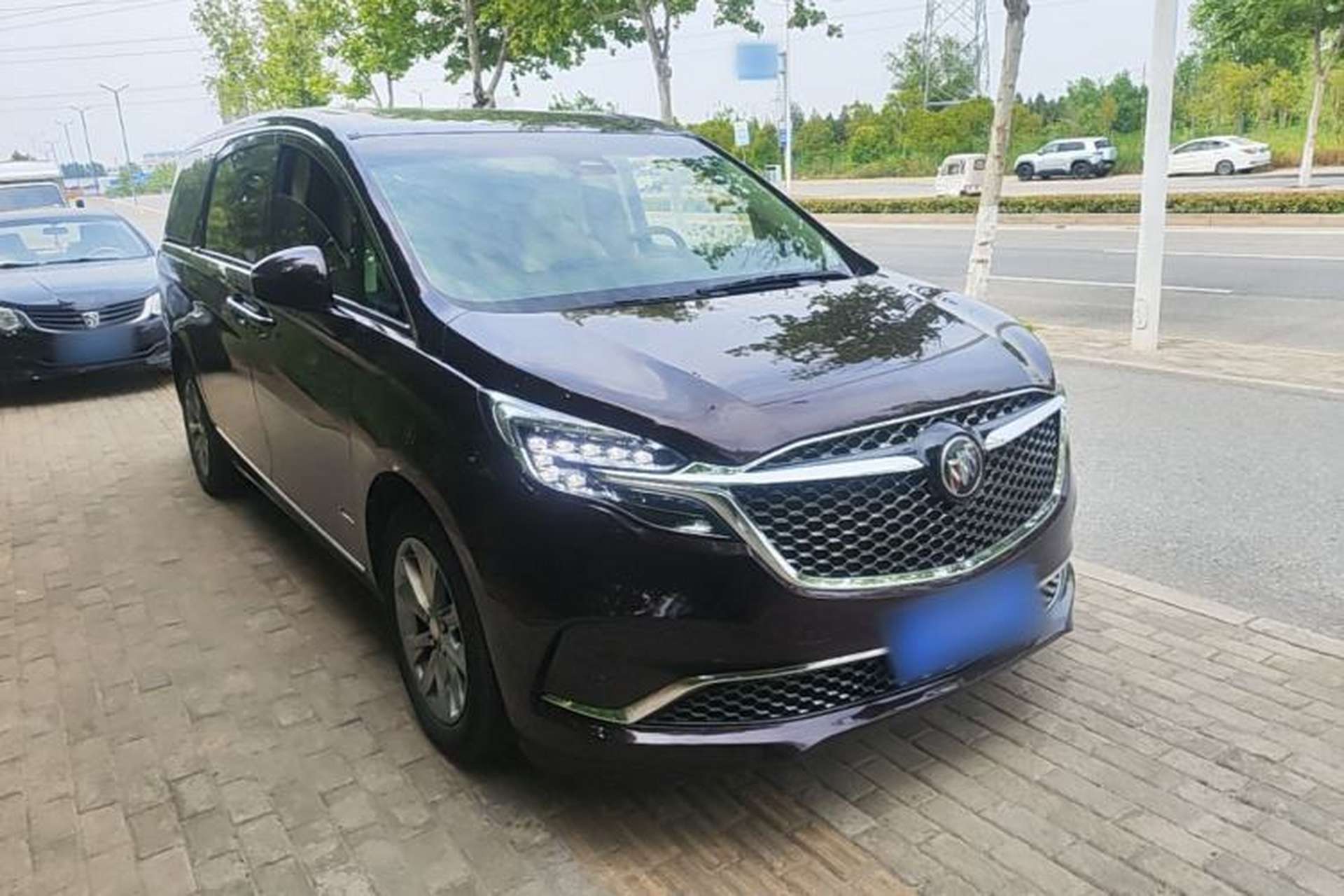 Used Buick GL8 2020 Avenir Avia Six-Seat Deluxe Edition Front Right 45 Deg