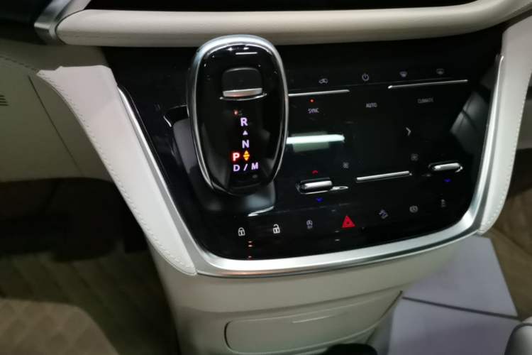 Used Buick GL8 2020 Avenir Avia Six-Seat Deluxe Edition Gear Lever