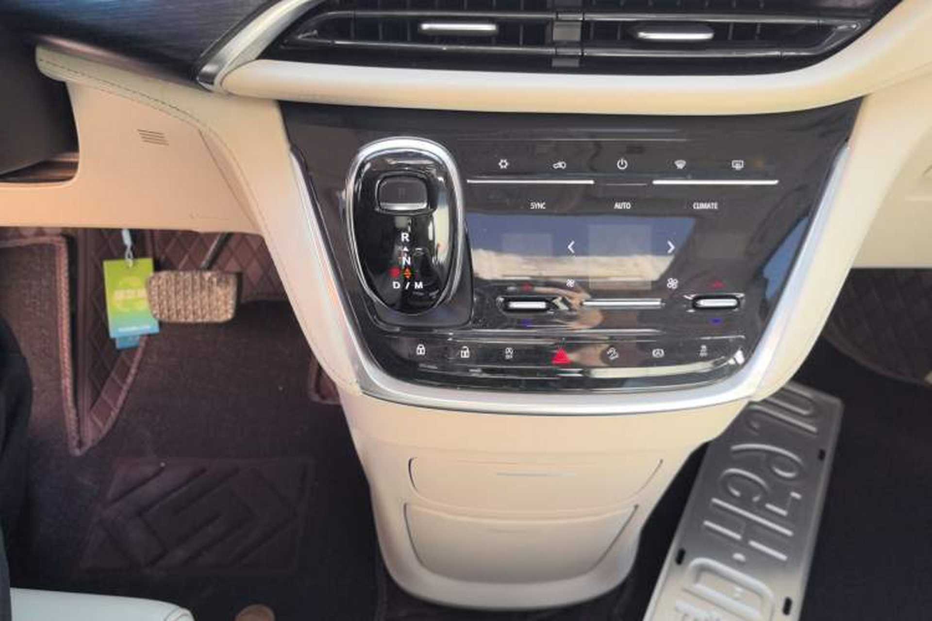 Used Buick GL8 2020 Avenir Avia Six-Seat Deluxe Edition Gear Lever