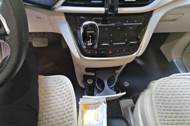 Used Buick GL8 2020 Avenir Avia Six-Seat Deluxe Edition Gear Lever