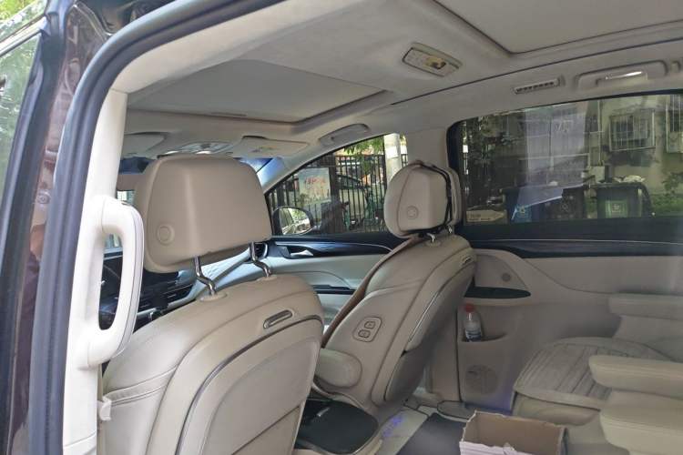 Used Buick GL8 2020 Avenir Avia Six-Seat Deluxe Edition Headliner