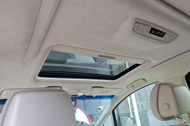 Used Buick GL8 2020 Avenir Avia Six-Seat Deluxe Edition Headliner