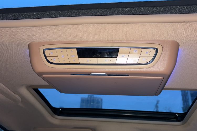 Used Buick GL8 2020 ES Land Cruiser 653T Luxury Model Headliner