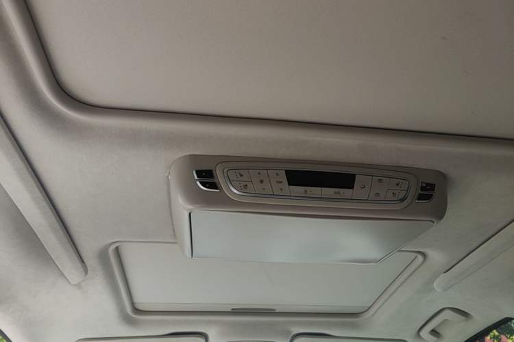 Used Buick GL8 2020 Avenir Avia Six-Seat Deluxe Edition Headliner