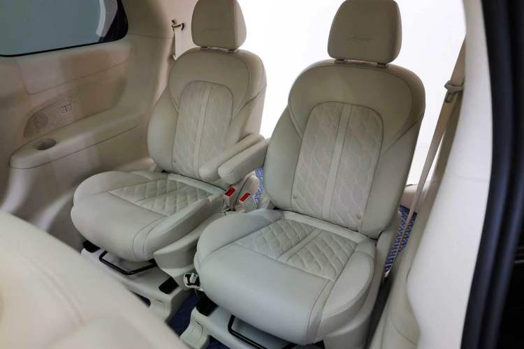 Used Buick GL8 2020 Avenir Avia Six-Seat Deluxe Edition Interior 14