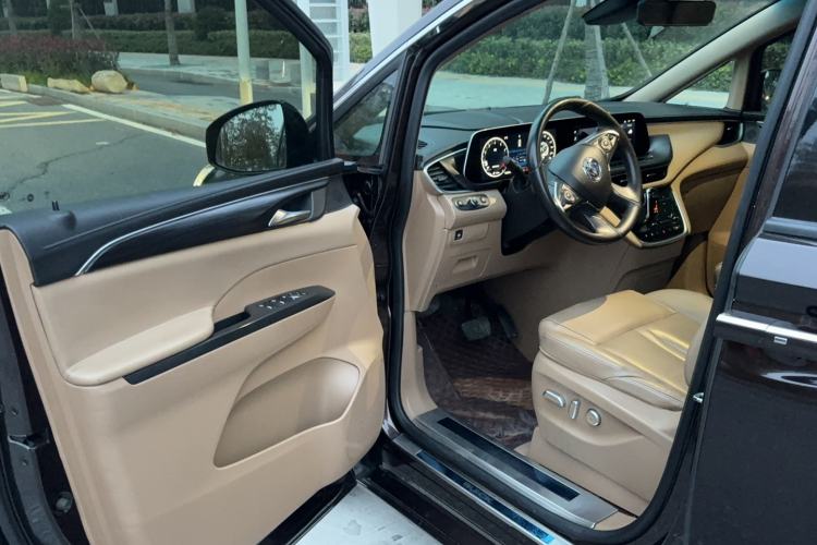 Used Buick GL8 2020 ES Land Cruiser 653T Luxury Model Interior 2