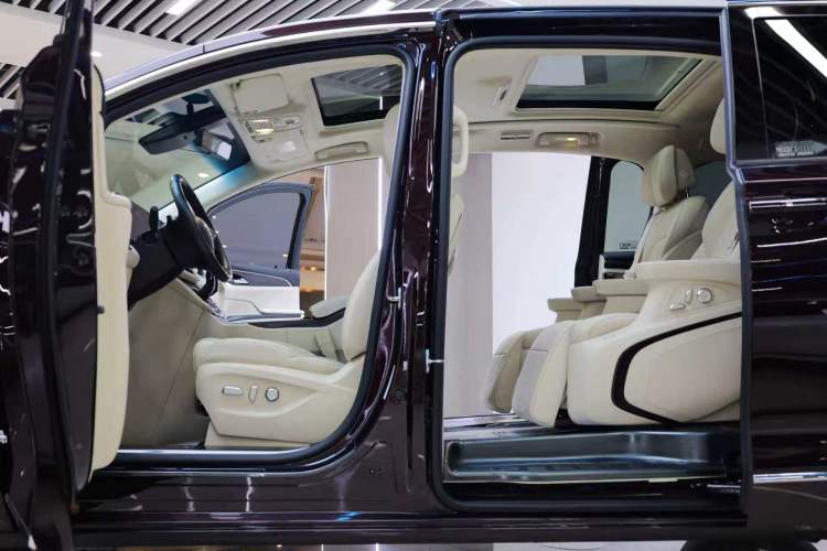 Used Buick GL8 2020 Avenir Avia Six-Seat Deluxe Edition Interior 8
