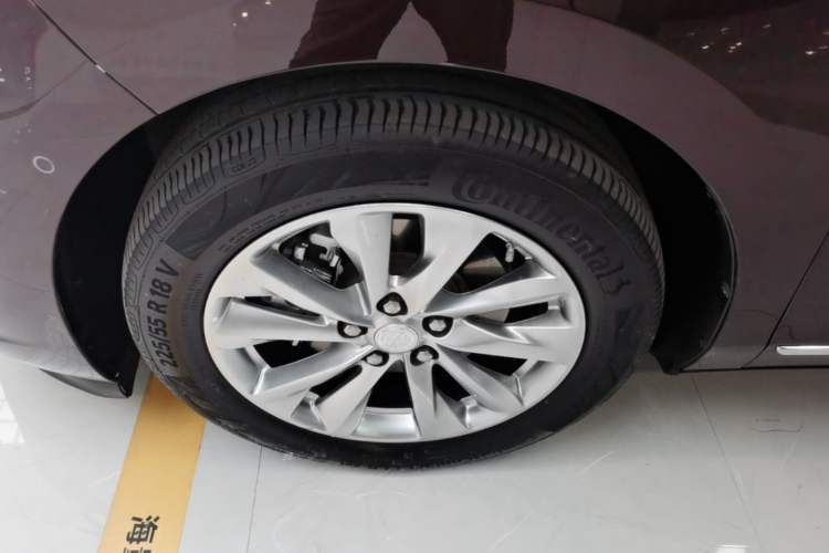 Used Buick GL8 2020 Avenir Avia Six-Seat Deluxe Edition Left Front Wheel Hub