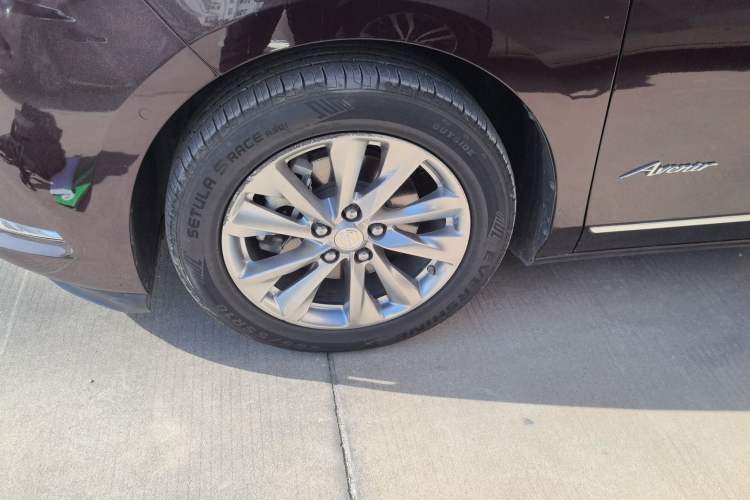 Used Buick GL8 2020 Avenir Avia Six-Seat Deluxe Edition Left Front Wheel Hub
