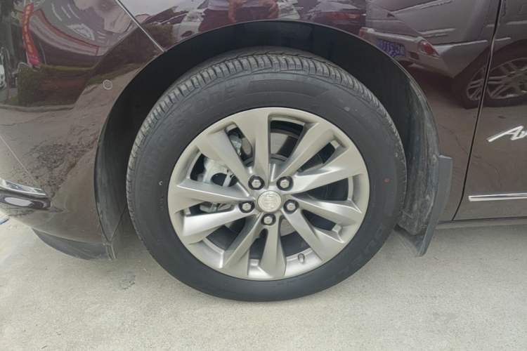 Used Buick GL8 2020 Avenir Avia Six-Seat Deluxe Edition Left Front Wheel Hub