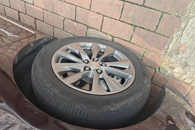 Used Buick GL8 2020 Avenir Avia Six-Seat Deluxe Edition Left Front Wheel Hub