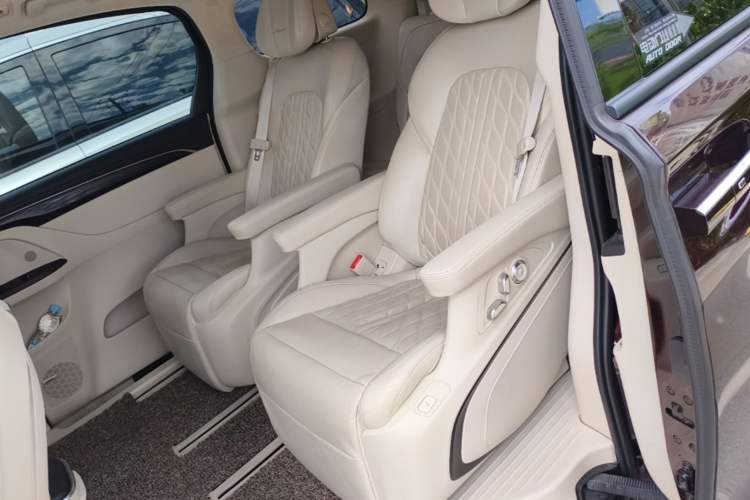 Used Buick GL8 2020 Avenir Avia 7-Seater Deluxe Edition Left Rear Seat