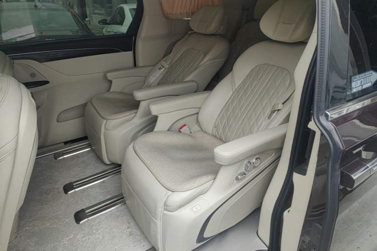 Used Buick GL8 2020 Avenir Avia Six-Seat Deluxe Edition Left Rear Seat
