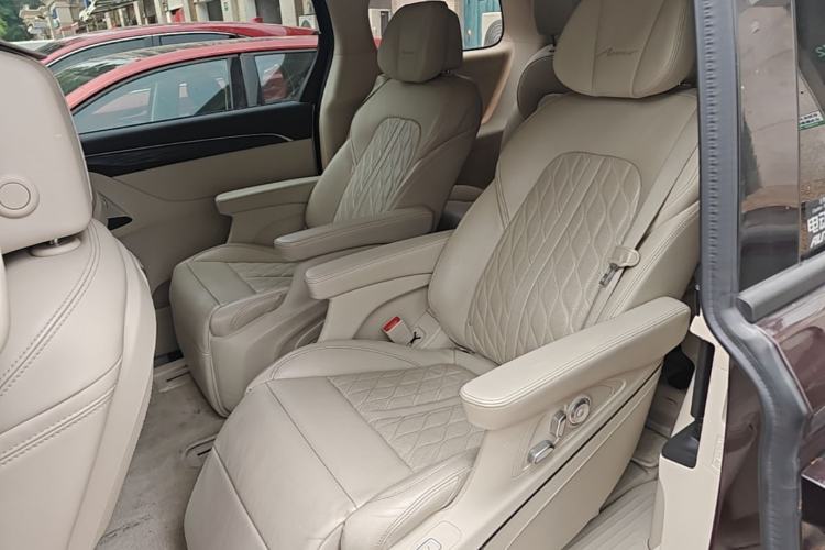 Used Buick GL8 2020 Avenir Avia Six-Seat Deluxe Edition Left Rear Seat