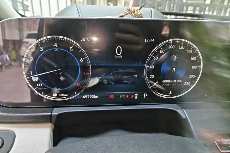 Used Buick GL8 2020 Avenir Avia Six-Seat Deluxe Edition Odometer Close Up