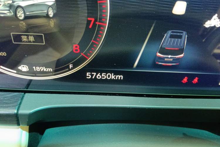 Used Buick GL8 2020 Avenir Avia Six-Seat Deluxe Edition Odometer Close Up