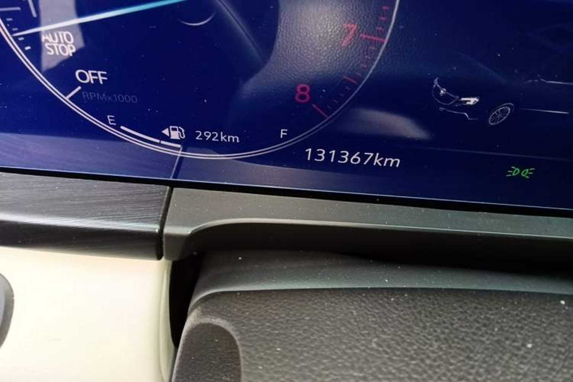 Used Buick GL8 2020 ES Land Cruiser 653T Comfort Edition Odometer Close Up