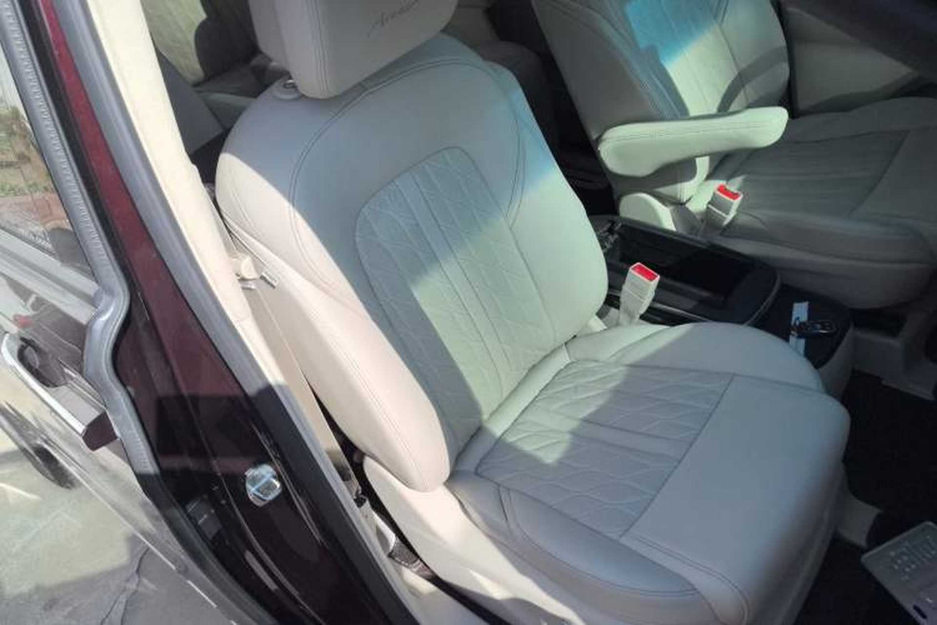 Used Buick GL8 2020 Avenir Avia Six-Seat Deluxe Edition Right Front Seat