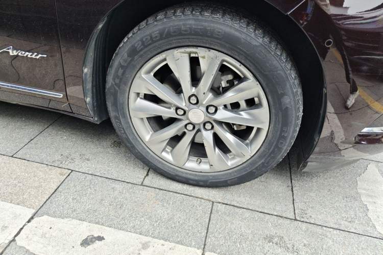 Used Buick GL8 2020 Avenir Avia Six-Seat Deluxe Edition Right Front Wheel Hub
