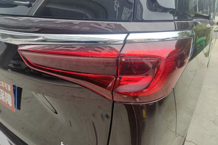 Used Buick GL8 2020 Avenir Avia Six-Seat Deluxe Edition Right Rear Taillight