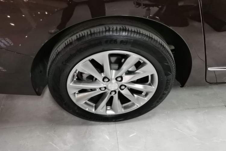 Used Buick GL8 2020 Avenir Avia Six-Seat Deluxe Edition Right Rear Wheel Hub