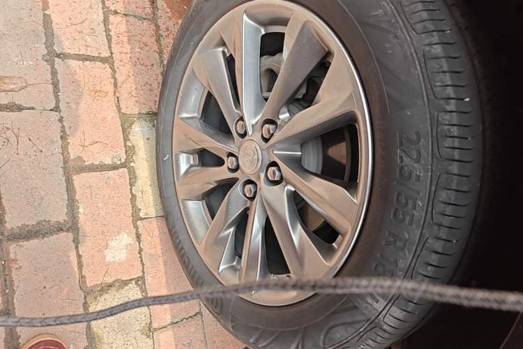 Used Buick GL8 2020 Avenir Avia Six-Seat Deluxe Edition Right Rear Wheel Hub