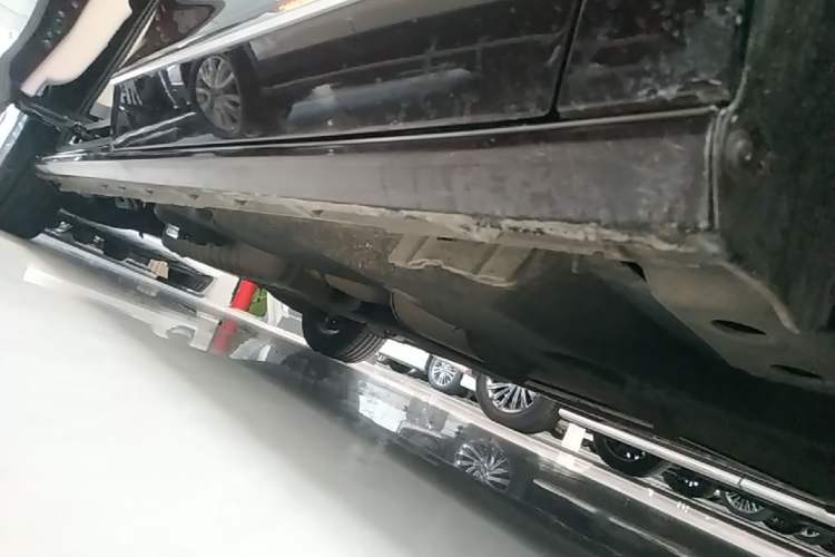 Used Buick GL8 2020 Avenir Avia Six-Seat Deluxe Edition Right Side Sill