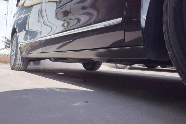 Used Buick GL8 2020 Avenir Avia Six-Seat Deluxe Edition Right Side Sill