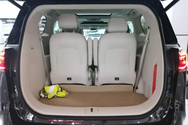 Used Buick GL8 2020 Avenir Avia Six-Seat Deluxe Edition Trunk