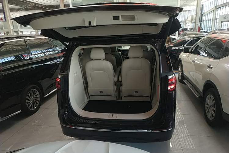 Used Buick GL8 2020 Avenir Avia Six-Seat Deluxe Edition Trunk