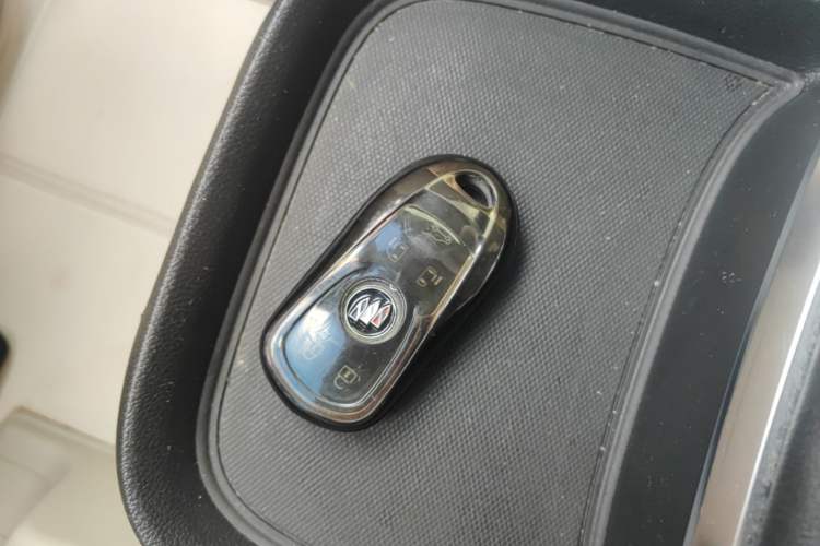 Used Buick GL8 2020 Avenir Avia Six-Seat Deluxe Edition Vehicle Key