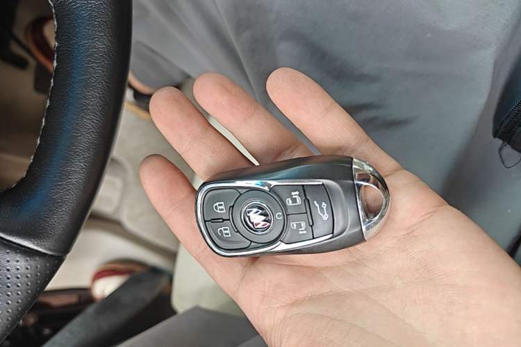 Used Buick GL8 2020 Avenir Avia Six-Seat Deluxe Edition Vehicle Key