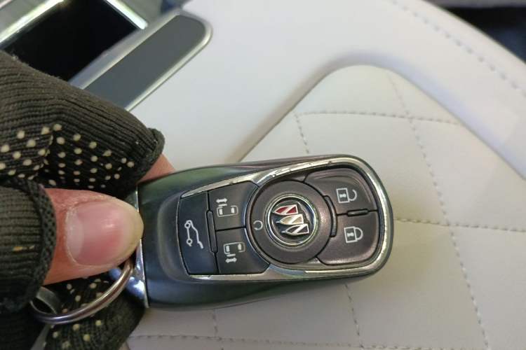 Used Buick GL8 2020 Avenir Avia Six-Seat Deluxe Edition Vehicle Key