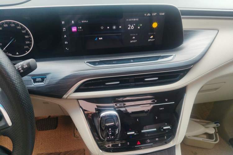 Used Buick GL8 2020 ES Land Cruiser 653T Comfort Edition Audio And AC Panel