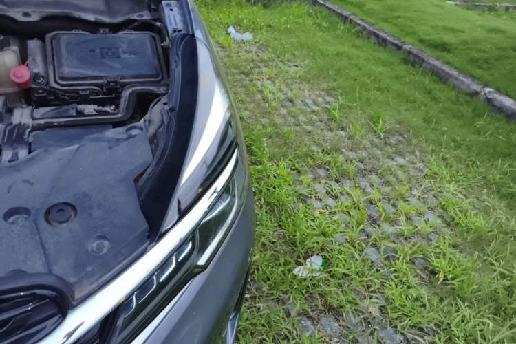 Used Buick GL8 2020 Land Cruiser Executive Class 652T Comfort Model Engine Bay Left