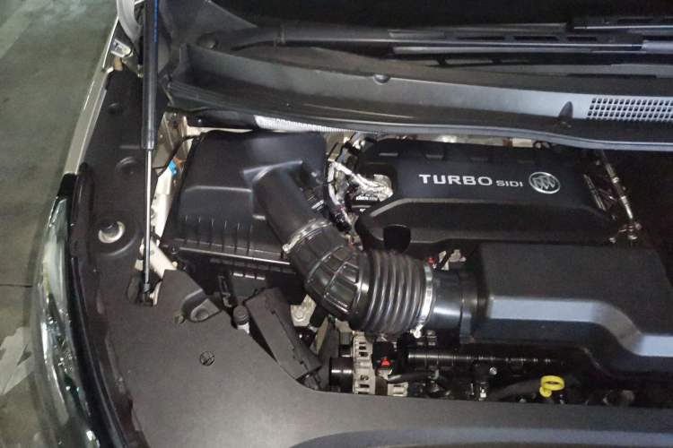 Used Buick GL8 2020 ES Land Cruiser 653T Luxury Model Engine Bay Right