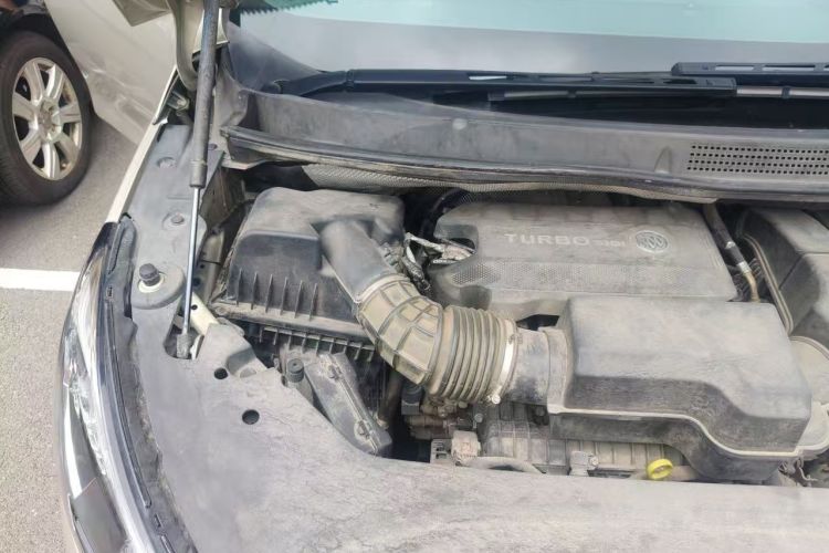 Used Buick GL8 2020 ES Land Cruiser 653T Comfort Edition Engine Bay Right
