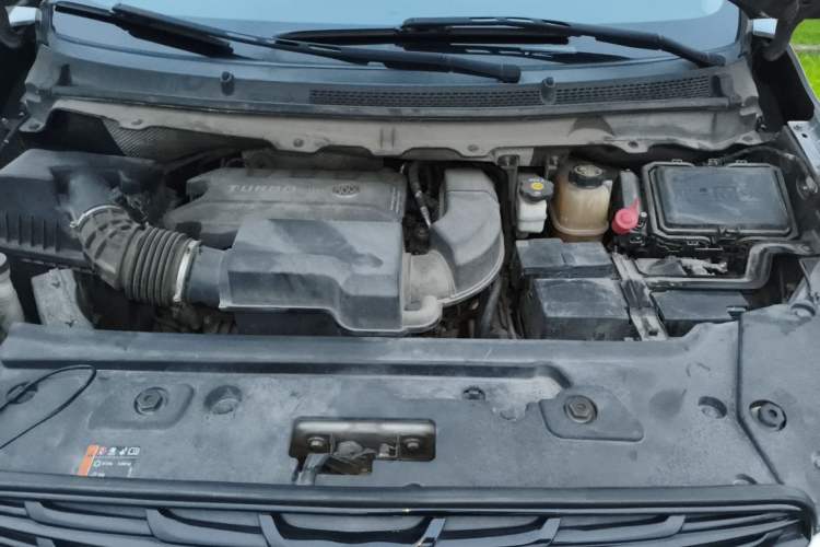 Used Buick GL8 2020 Land Cruiser Executive Class 652T Comfort Model Engine Bay