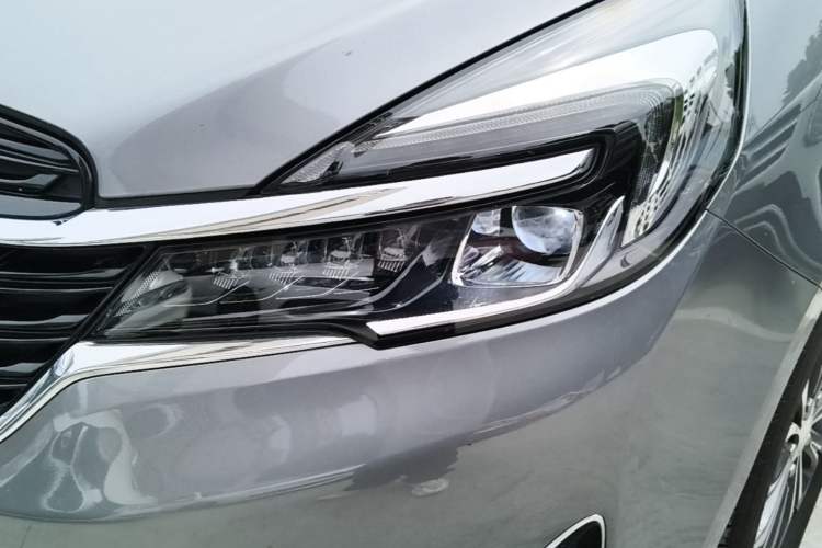 Used Buick GL8 2020 Land Business Class 652T Luxury Model Left Front Headlight